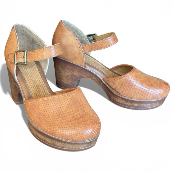 NWOT BOC Tan Platform Mules with Strap - Picture 1 of 7